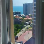 просторная двухкомнатная в аркадии с видом на море на 6 человек Odessa
