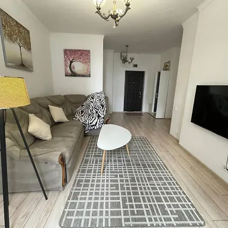 просторная двухкомнатная в аркадии с видом на море на 6 человек Appartement