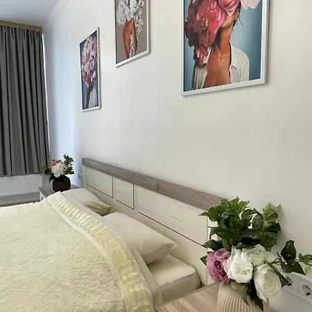 Apartment просторная двухкомнатная в аркадии с видом на море! *