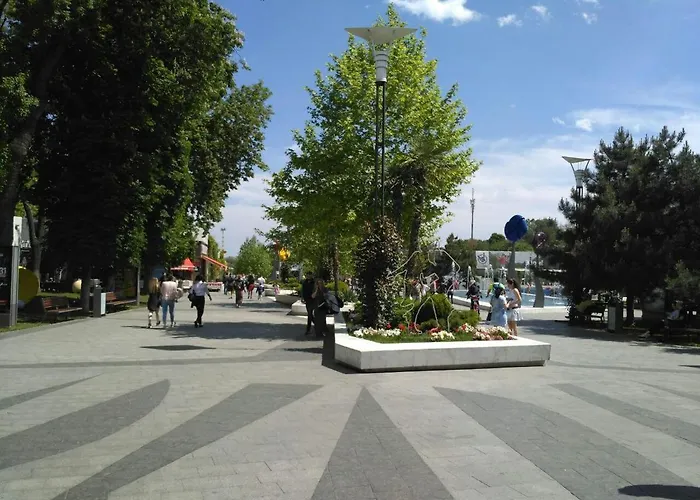 просторная двухкомнатная в аркадии с видом на море на 6 человек *