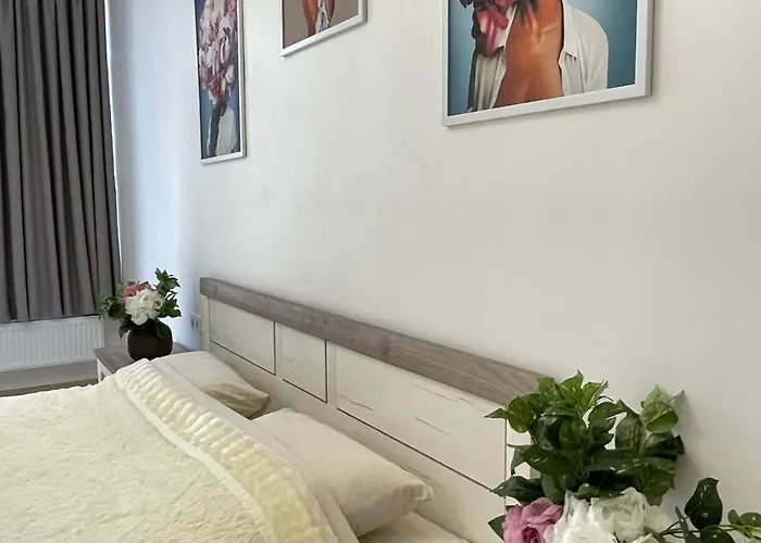 Appartement просторная двухкомнатная в аркадии с видом на море на 6 человек *