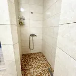 просторная двухкомнатная в аркадии с видом на море на 6 человек! Apartamento