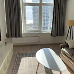 просторная двухкомнатная в аркадии с видом на море на 6 человек! Apartamento Odesa