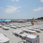 просторная двухкомнатная в аркадии с видом на море на 6 человек Apartment Odessa