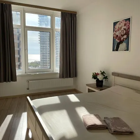 Apartman просторная двухкомнатная в аркадии с видом на море на 6 человек Odessza